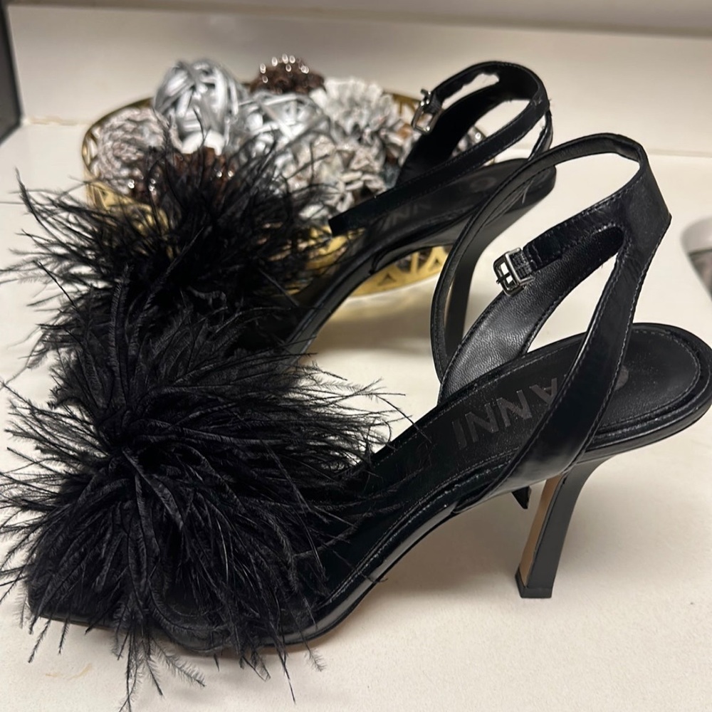 Gianni Bini black feather heels
